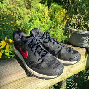 Nike AirMax DB0249 400 Size 11 Navy And Red Preowned As Is